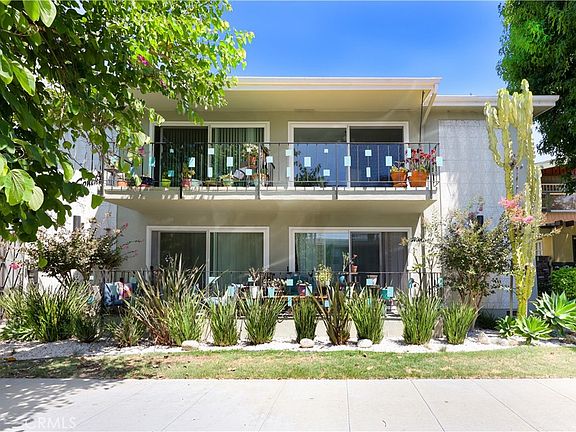 2nd image of 1405 E 1st St APT 10