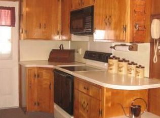 28 Chestnut Hill Rd, Millville, MA 01529