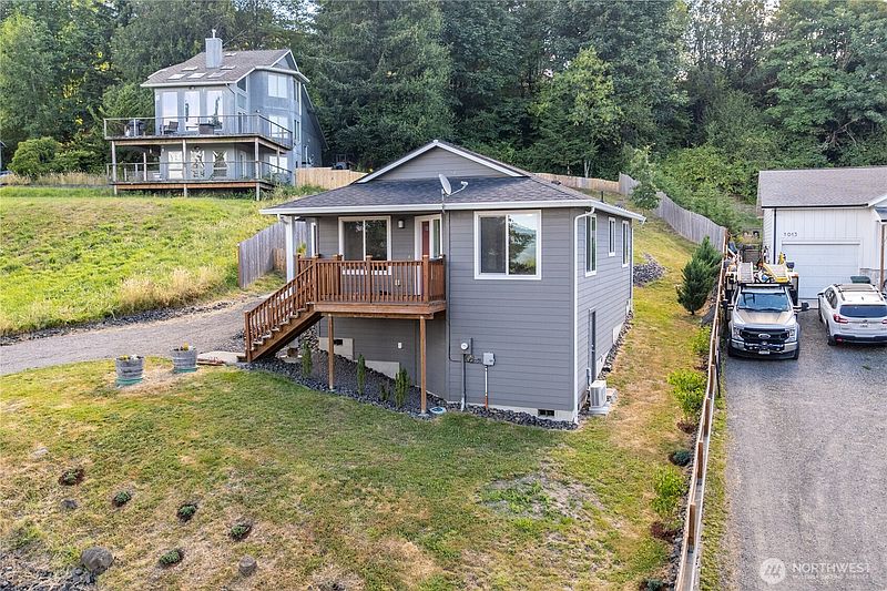 3rd image of 1009 Taylor Road