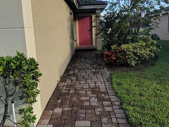 3rd image of 2131 SW Newport Isles Blvd