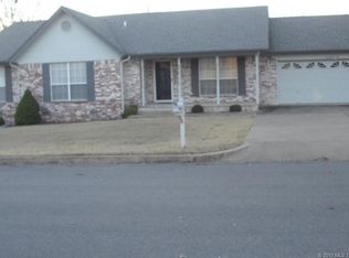 1008 Chase Ave, Tahlequah, OK 74464