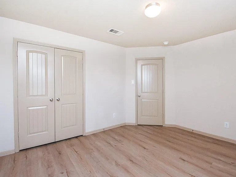 2106 Harmon Crest Ct — Photo 33