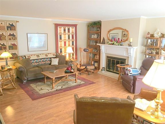2nd image of 3705 Ironwood Pl