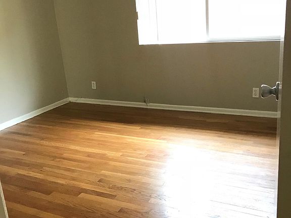 4th image of 1280 S Barrington Ave #17