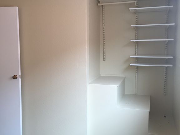 5th image of 234 Canterbury Ave