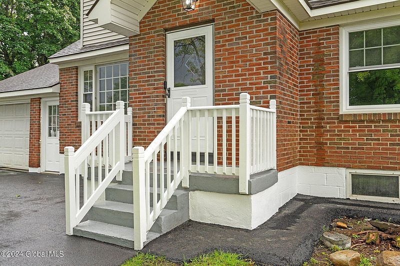 4th image of 2560 Teller Street