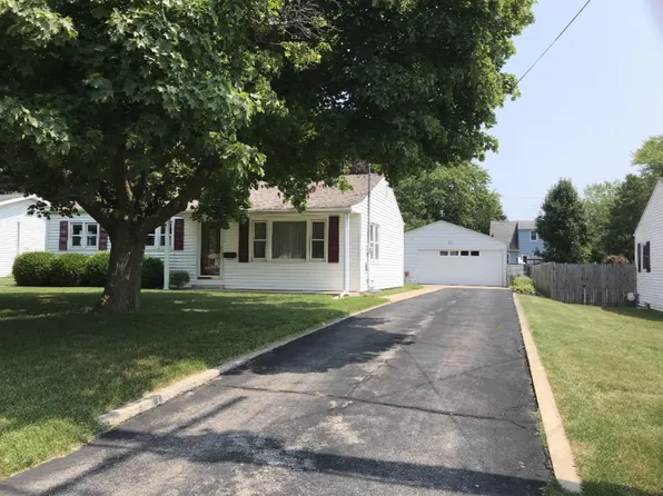 8143 Waylee St, Portage, MI 49002