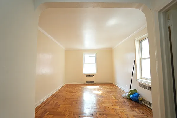 Rented by Norman Raindel, LREB | media 52