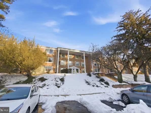 7721 Tremayne Pl APT 211, McLean, VA 22102