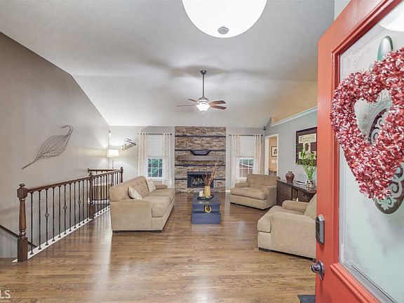 4th image of 1070 Prestonwood Dr
