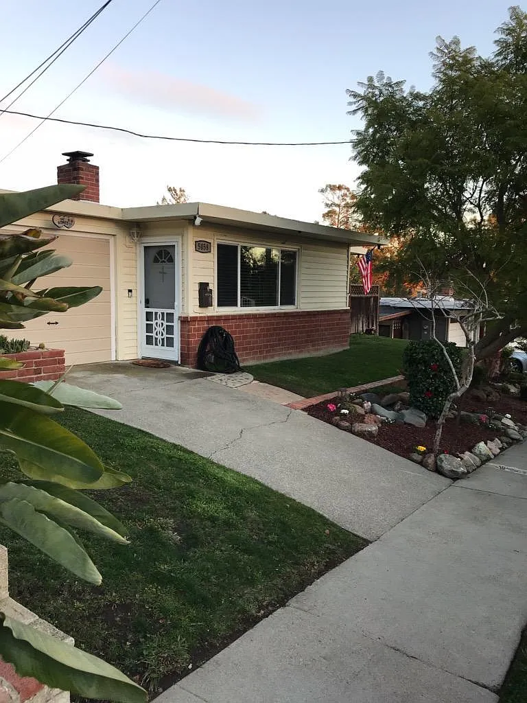 5058 Elrod Dr photo 1