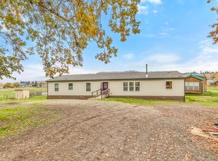 5996 Tamarack Ln, Central Point, OR 97502