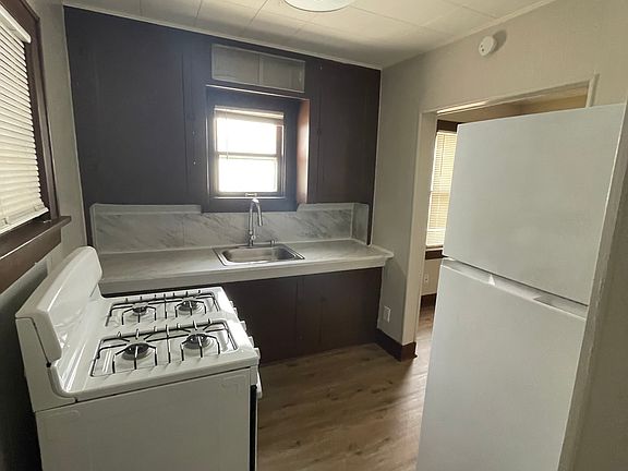 5th image of 803 NE Green St