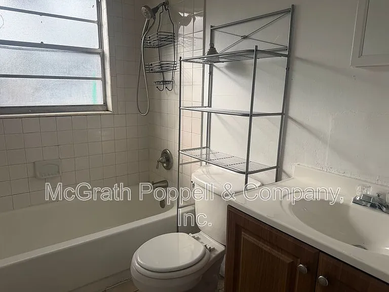 3828 Lakeshore Dr #B — Photo 11