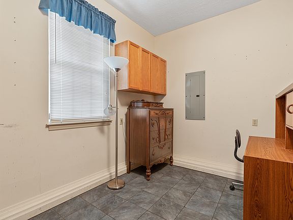 5th image of 213 Rachel Ct