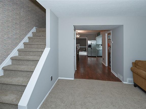 4th image of 9995 Magnolia Dr #2