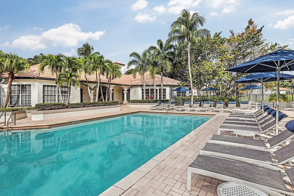 The Cove at Boynton Beach Apartments — Photo 4