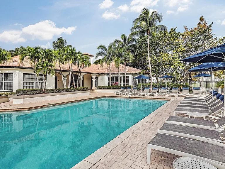 The Cove at Boynton Beach Apartments — Photo 4