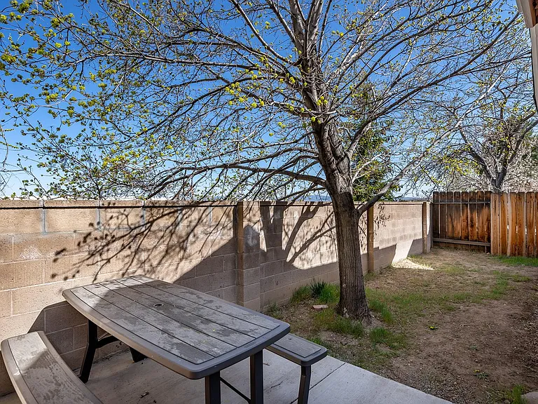 1940 Sierra Highlands Dr — Photo 16