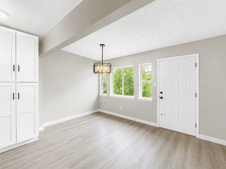 1034 Ericson Dr — Photo 9
