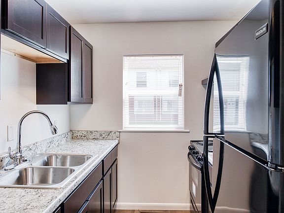 4th image of 1557 Hunter St #1607H
