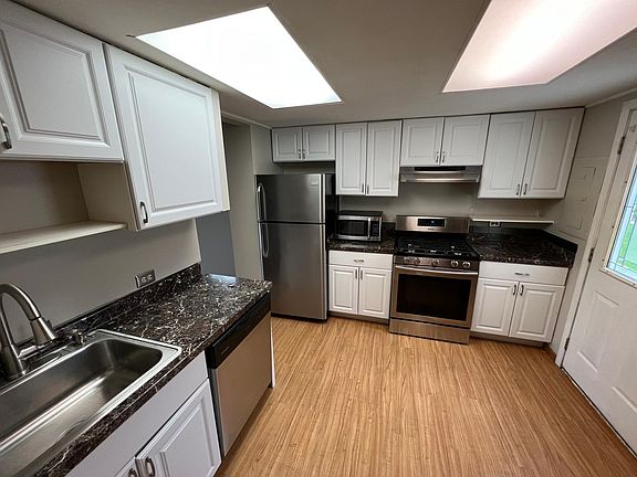 5th image of 312 Meadow Green Ln