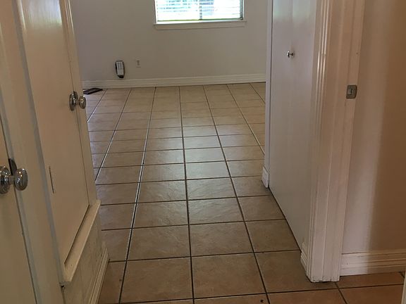 5th image of 102 Vassar Ln