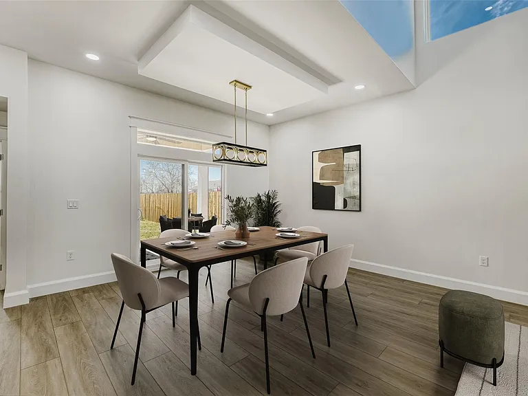 406 E Carrie Mnr — Photo 14