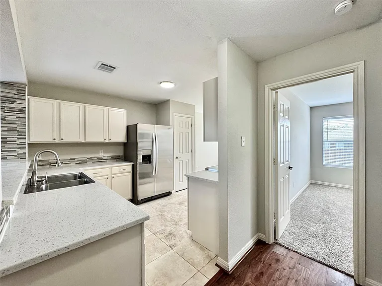 204 Woodley Rd — Photo 13