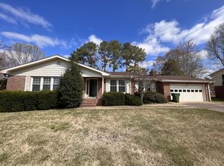 909 San Ramon Ave SE, Huntsville, AL 35802