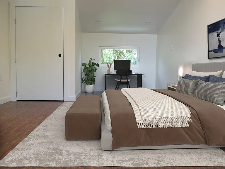 Big second bedroom with office space and great lighting
