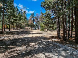 682 Knight Ave, Big Bear Lake, CA 92315
