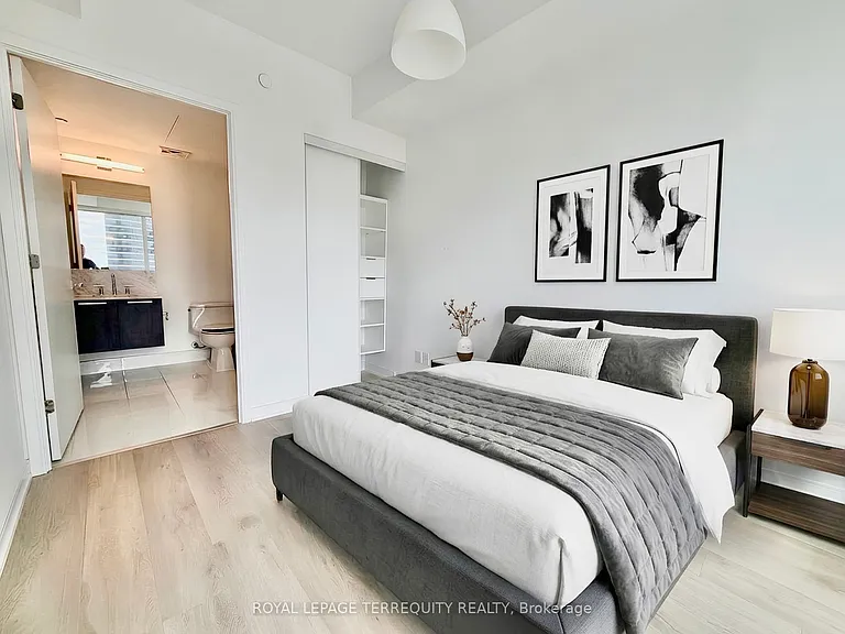 3 Gloucester St #1611 — Photo 10