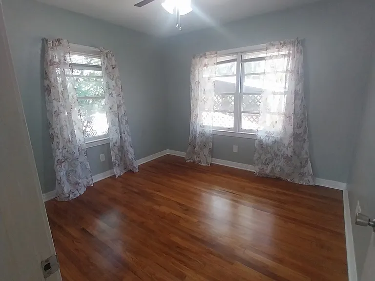 1428 Charlotte St — Photo 13
