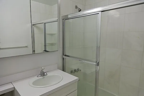 Rented by Bond New York | media 11