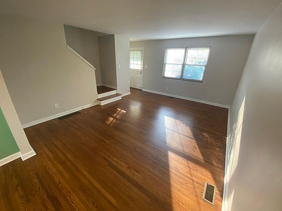 5th image of 1870 Northwest Blvd APT E