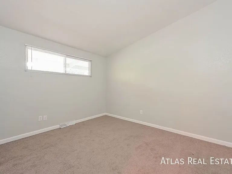 540 N Harlan St — Photo 13