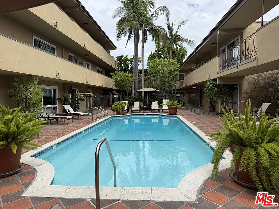 970 Palm Ave #216