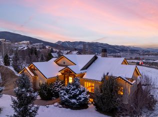 946 S Meadow Lark Ln E, Huntsville, UT 84317