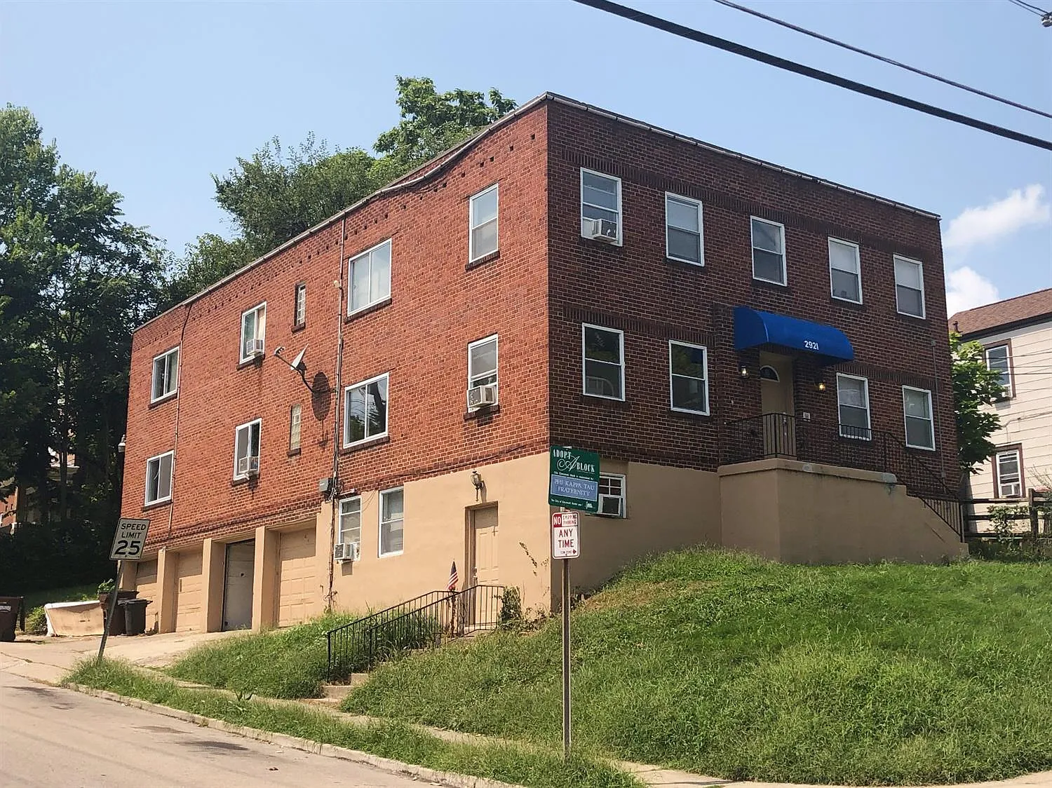 2 bed, 700 sqft, $995 — Photo 2
