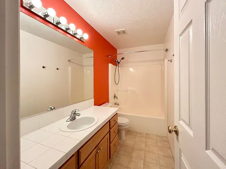 1218 NE Kinney St — Photo 38