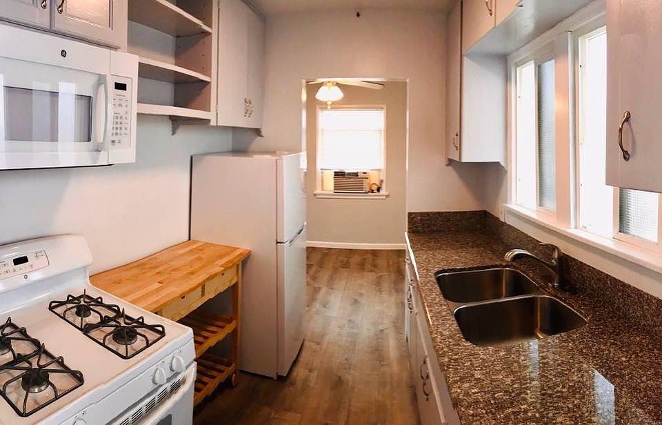 2nd image of 1520 S Atlantic Blvd