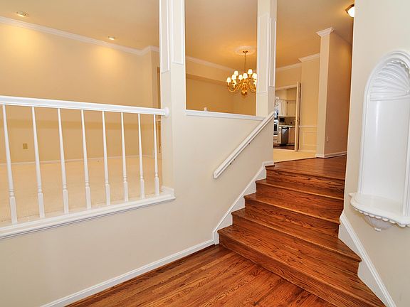 5th image of 10223 Aspen Willow Dr
