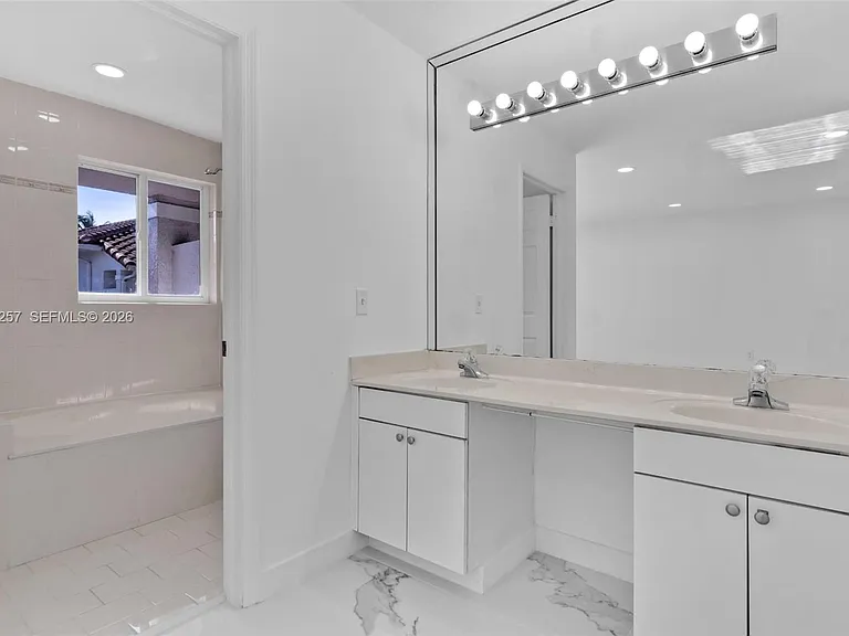 10245 SW 154th Pl #O — Photo 8