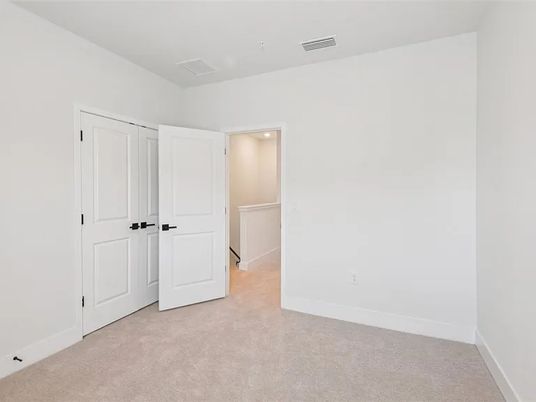 3133 4th Ter N — Photo 24