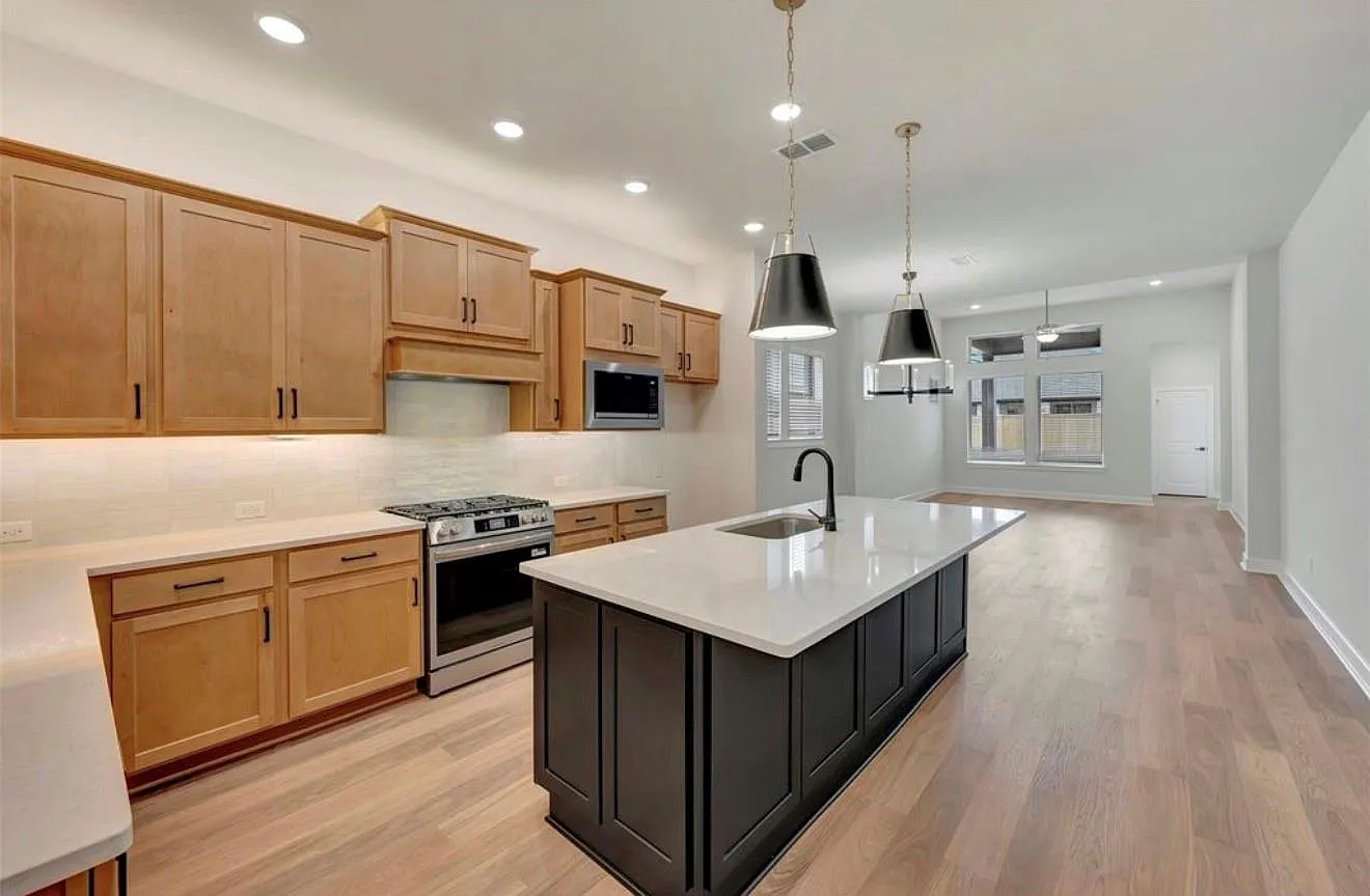 3 bed, 2.0 bath, $2,750 — Photo 4