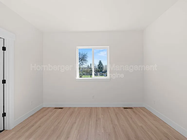 222 N Sargent Rd — Photo 11