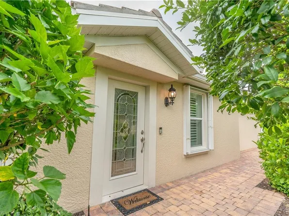 8418 Karina CT, NAPLES, FL 34114