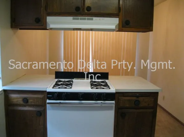 2405 T St #D, Sacramento, CA 95816