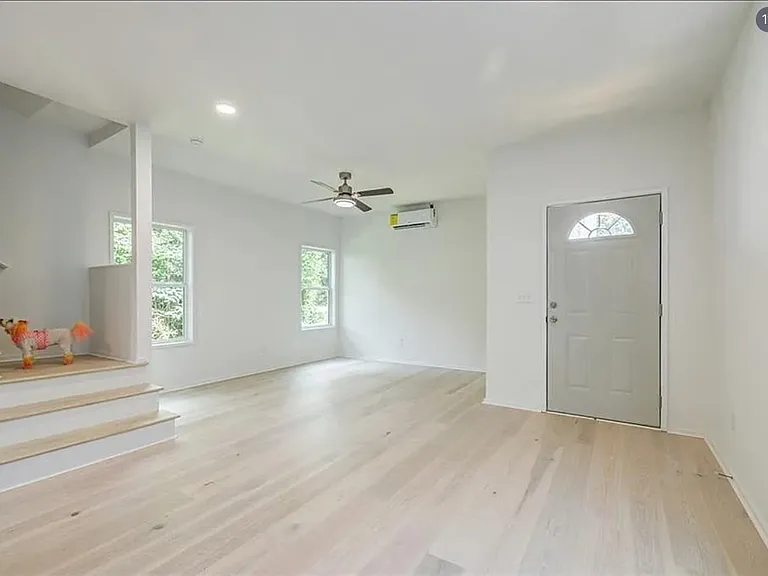 813 Smith St SW #B — Photo 7